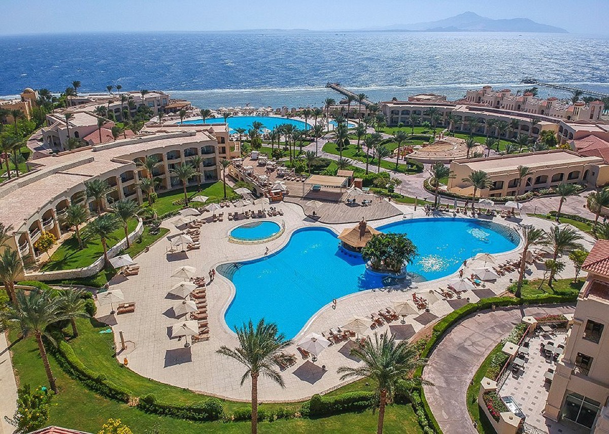 Red Sea Reefs & 5-Star Suites